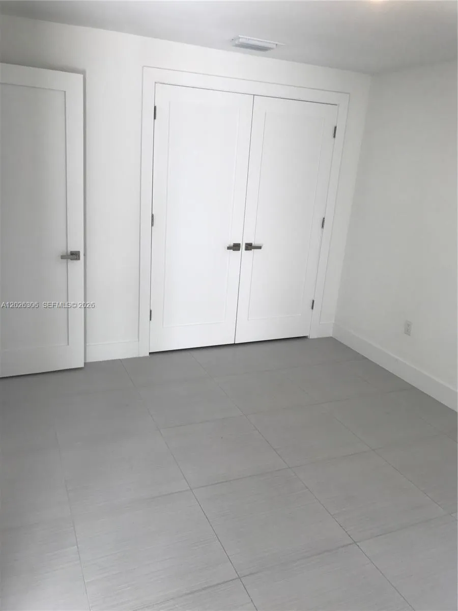 9183 NW 33rd St, Doral FL 33178