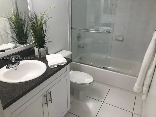 9621 Fontainebleau Blvd # 304, Miami FL 33172
