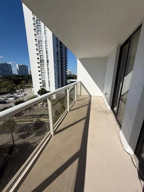 3701 N Country Club Dr # 706, Aventura FL 33180