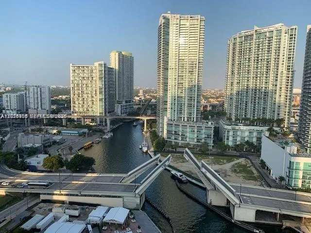 31 SE 5th St # 705, Miami FL 33131