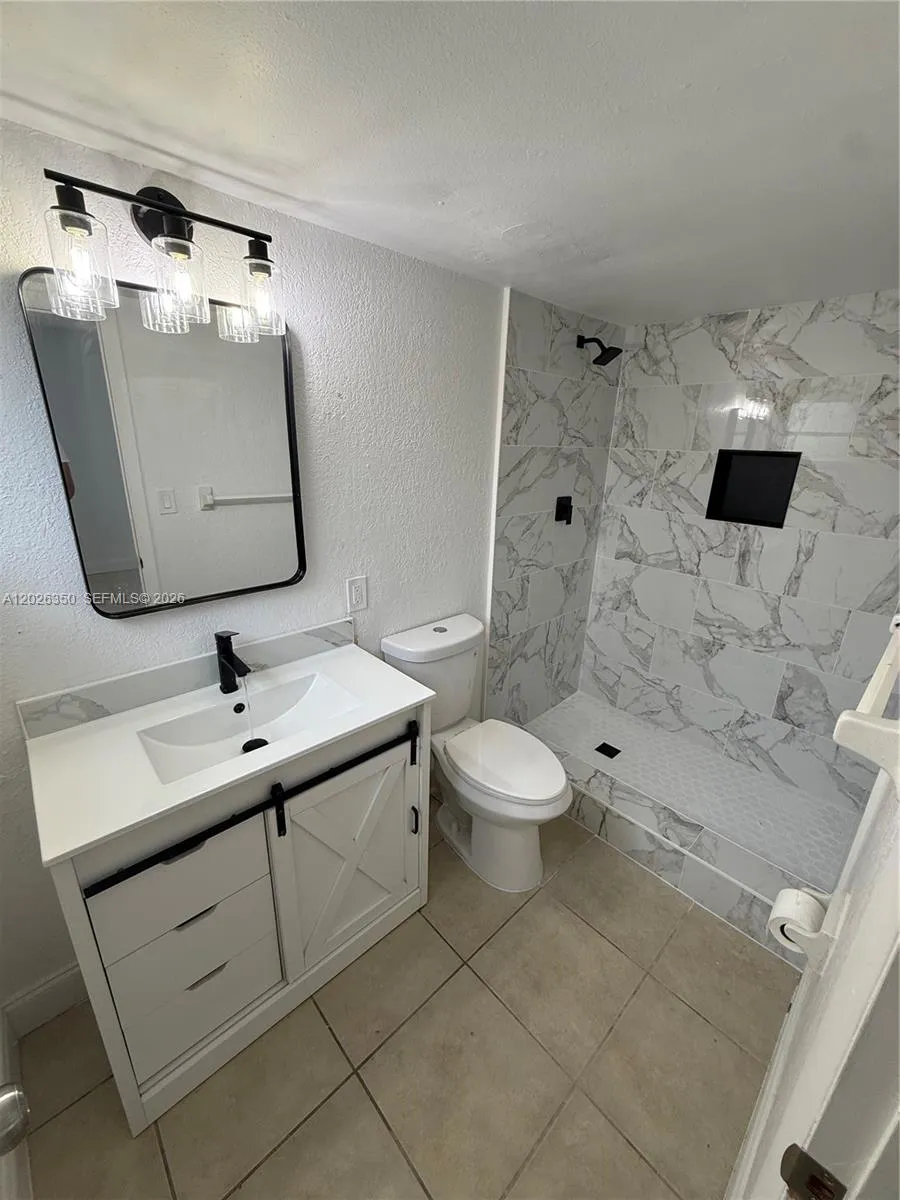 15221 NE 6th Ave # A111, Miami FL 33162