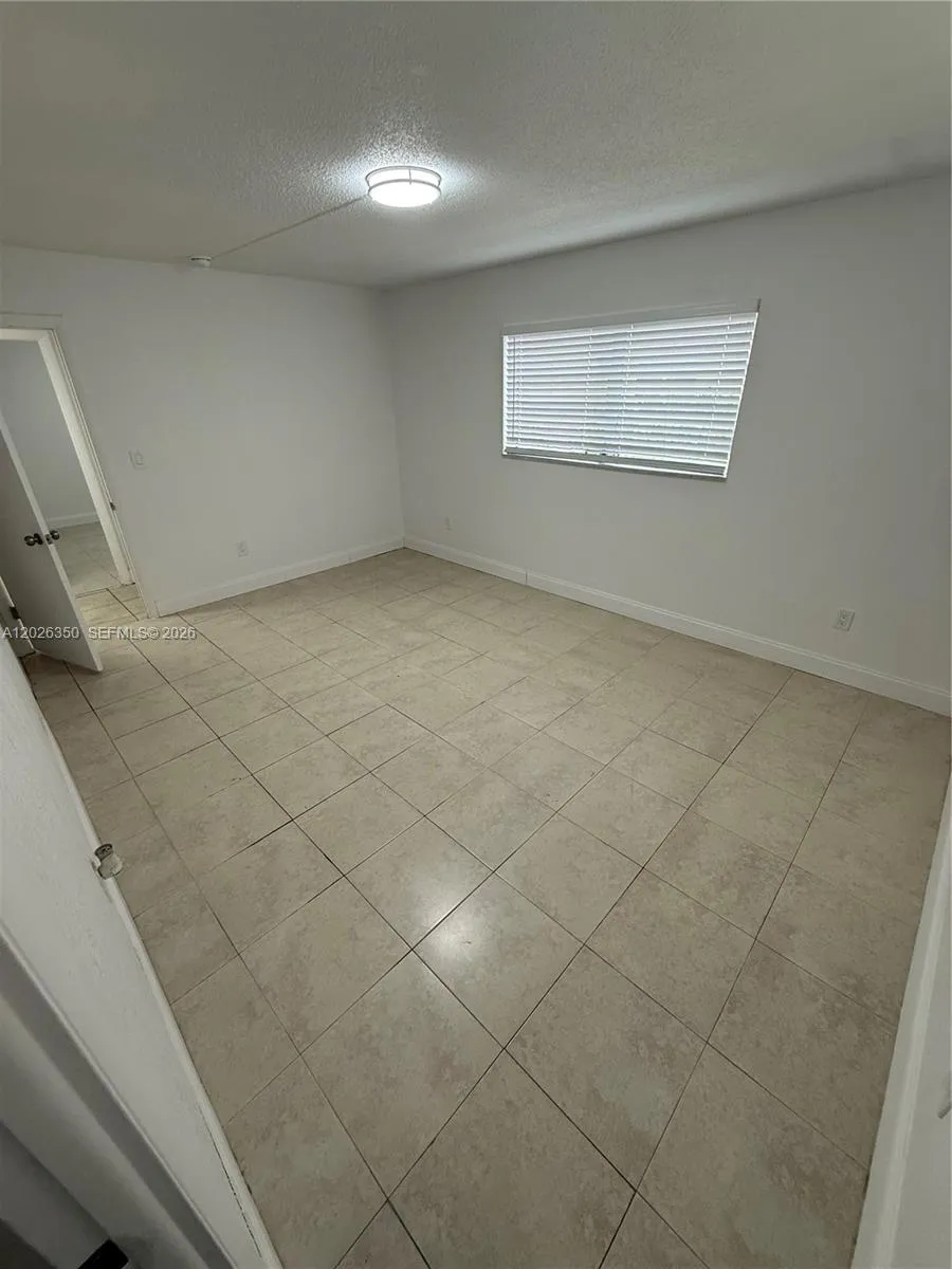 15221 NE 6th Ave # A111, Miami FL 33162