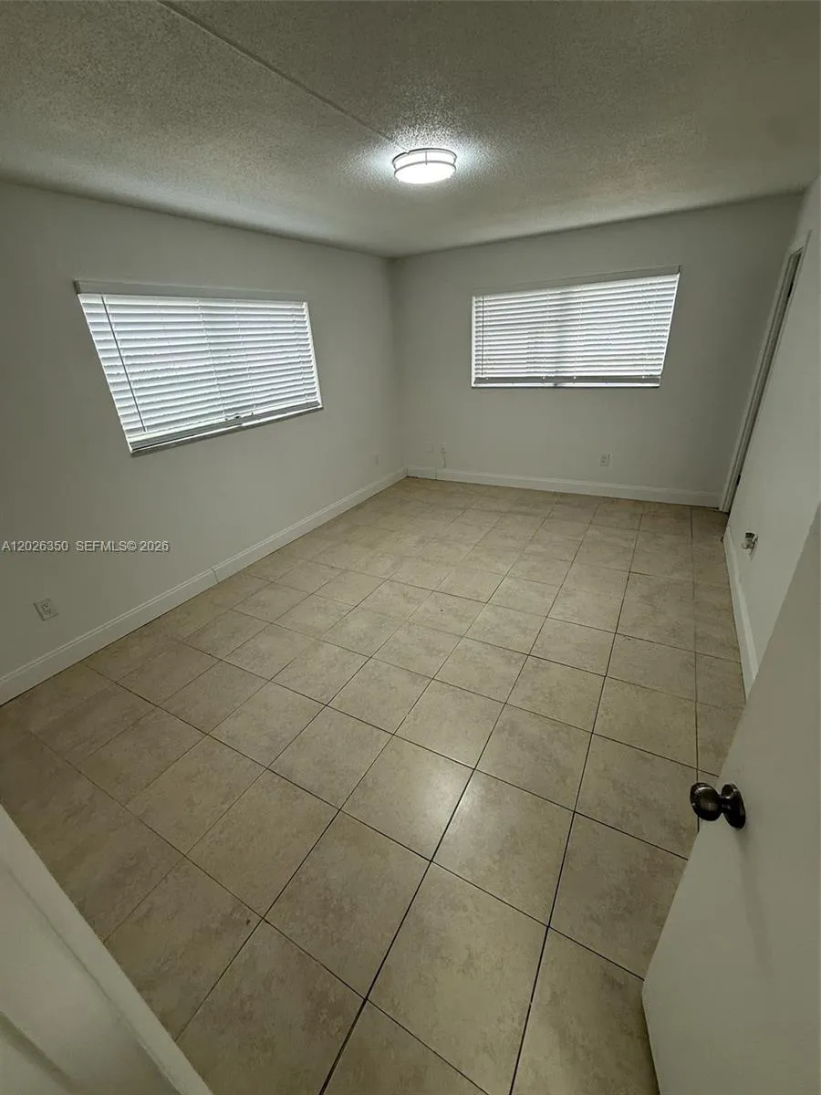 15221 NE 6th Ave # A111, Miami FL 33162