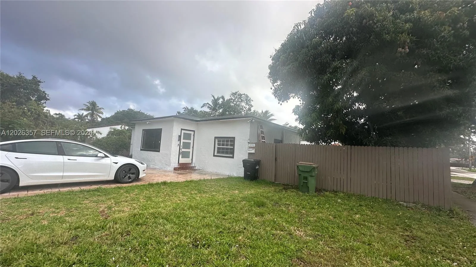 1090 NW 134th St, North Miami FL 33168