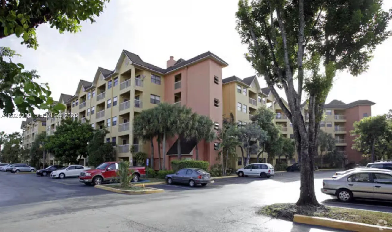 8290 Lake Dr # 143, Doral FL 33166