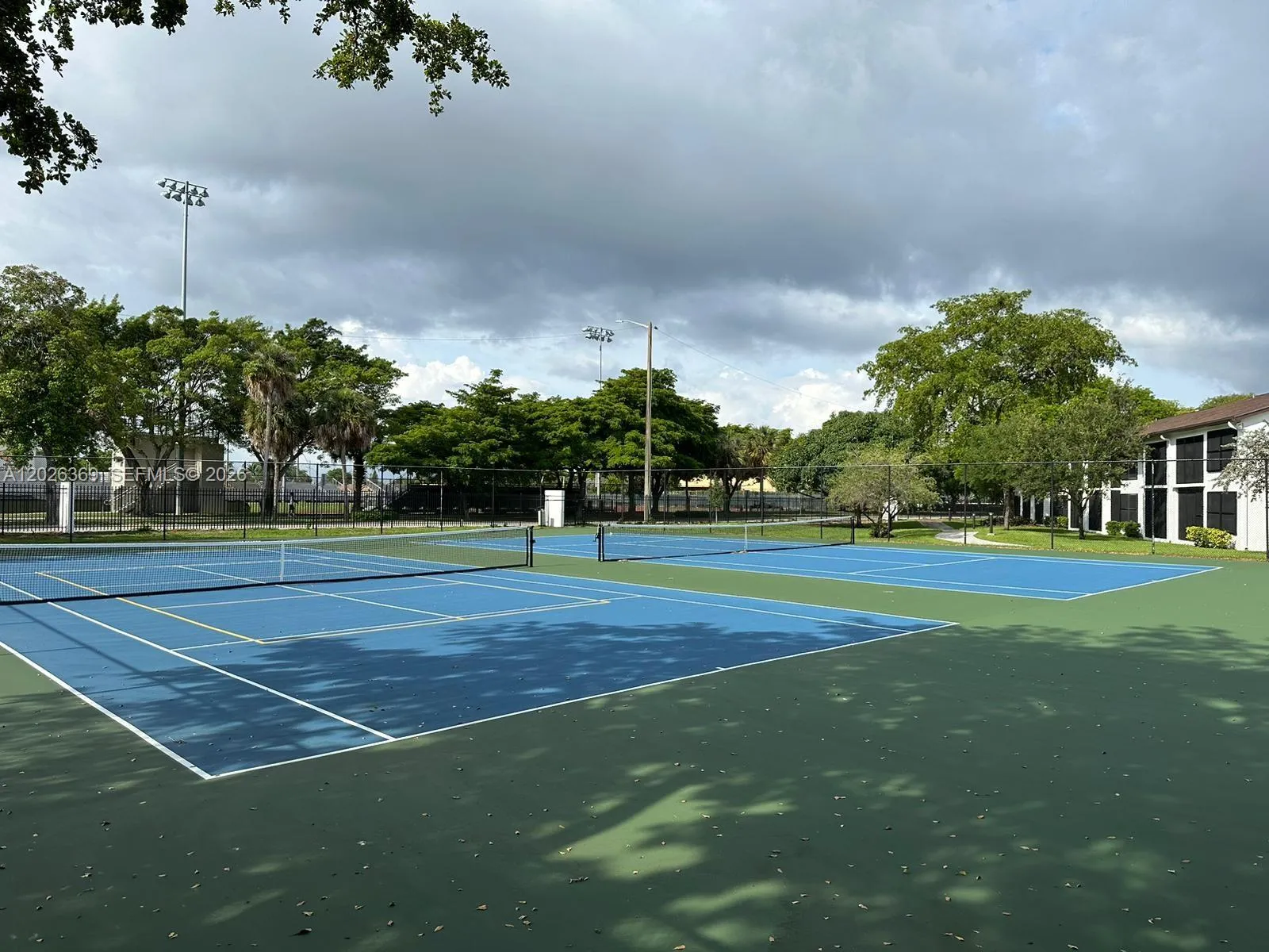 215 Lake Pointe Dr # 204, Oakland Park FL 33309