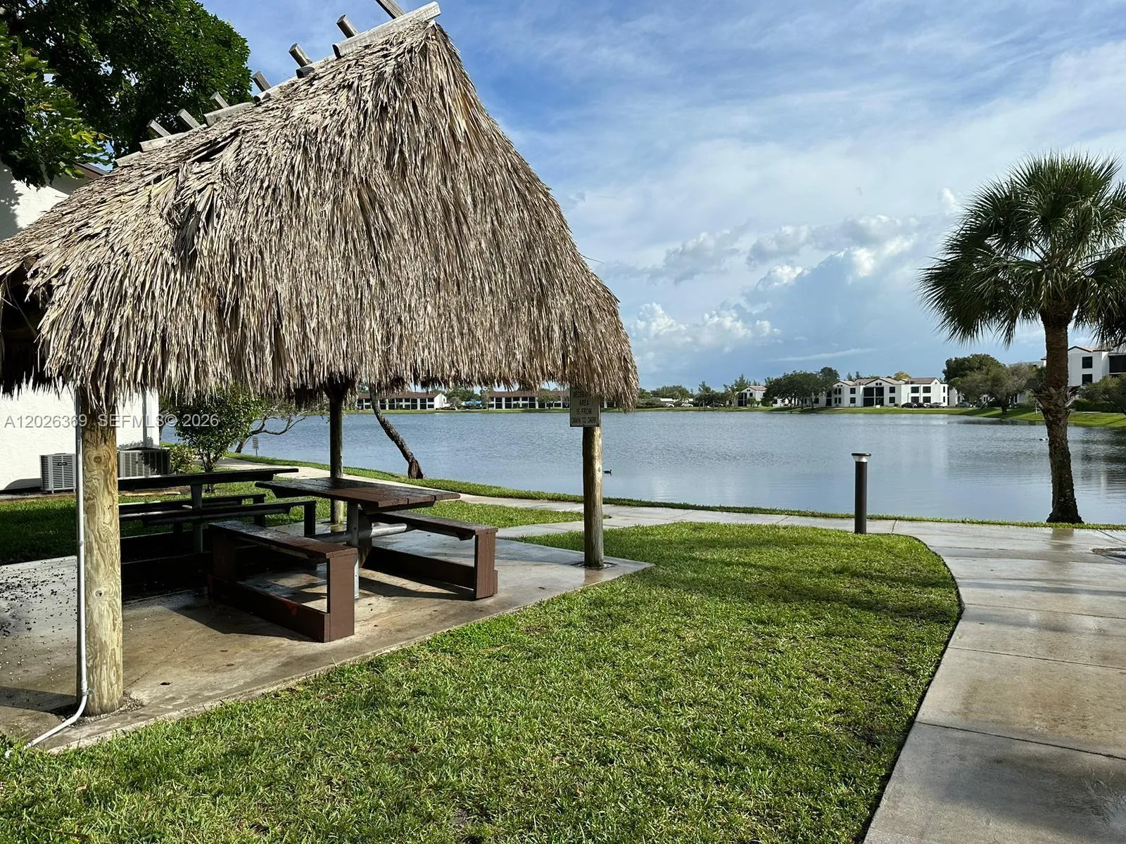 215 Lake Pointe Dr # 204, Oakland Park FL 33309