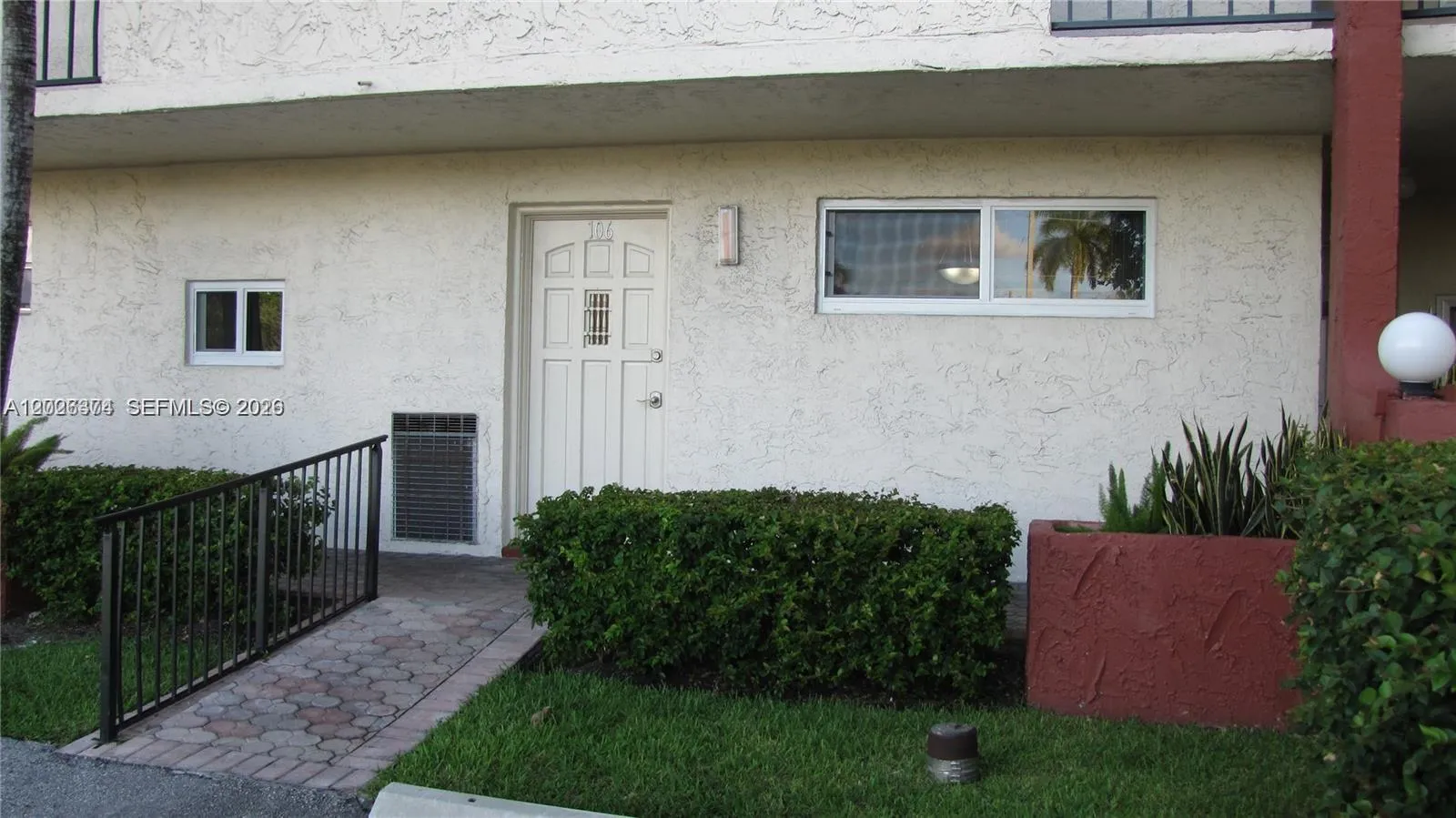 8911 S Hollybrook Blvd # 106, Pembroke Pines FL 33025