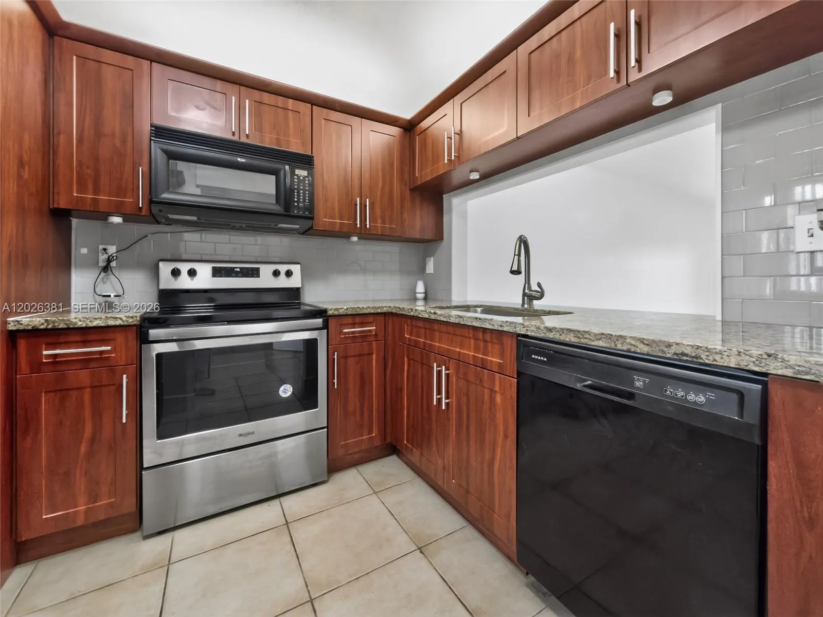 10616 NW 10th St # 104, Pembroke Pines FL 33026