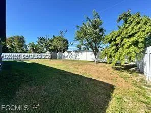 209 SE 26th Ter, Cape Coral FL 33904