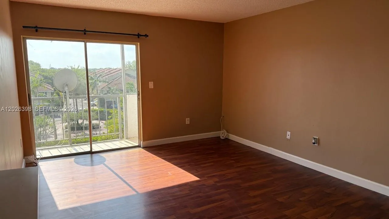 8950 NE 8th Ave # 405, Miami FL 33138