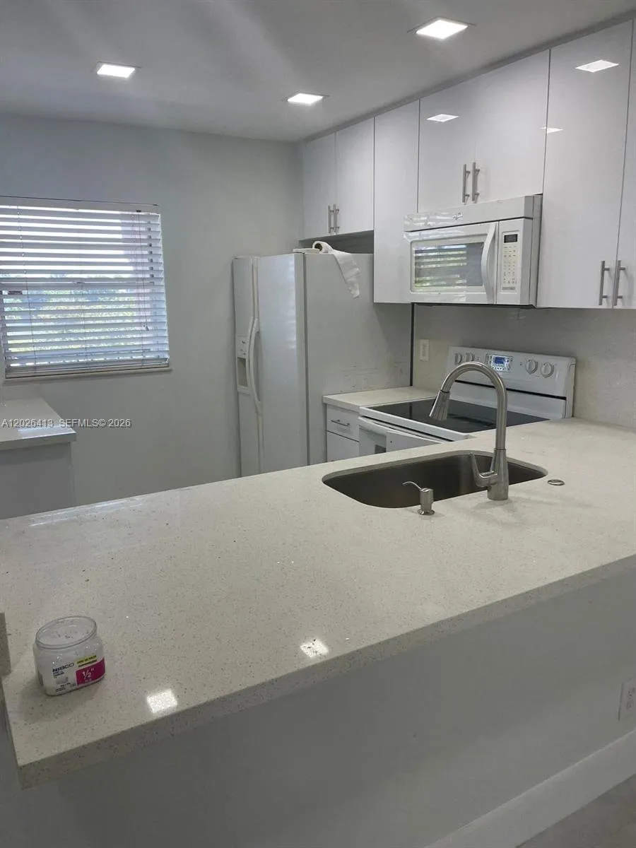 9460 Tangerine Pl # 404, Davie FL 33324