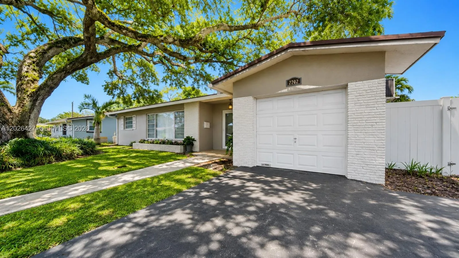 2202 N 42nd Ave, Hollywood FL 33021