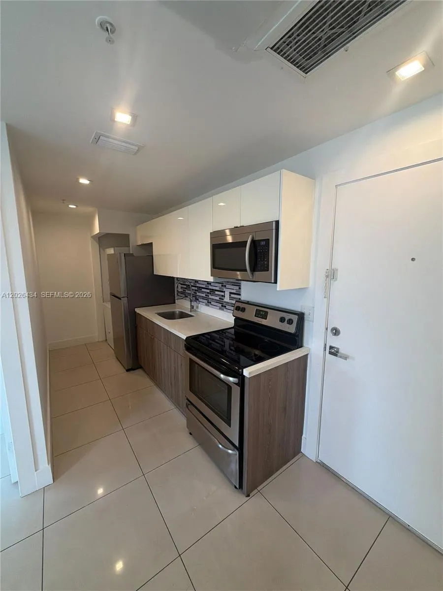 821 SW 18th Ave # 304, Miami FL 33135