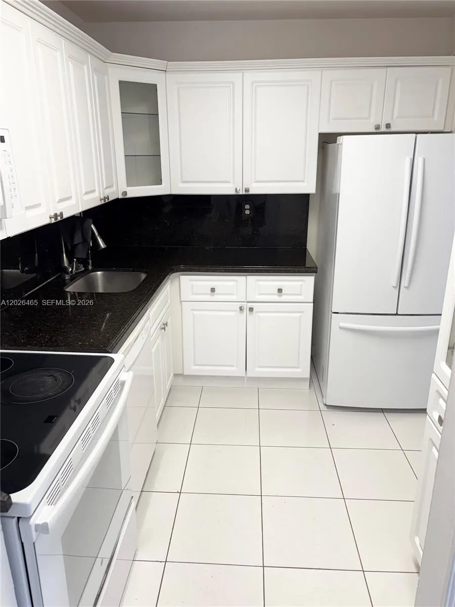 5201 NW 7th St # 411, Miami FL 33126