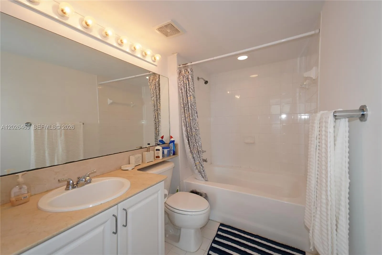 1155 Brickell Bay Dr # 3301, Miami FL 33131