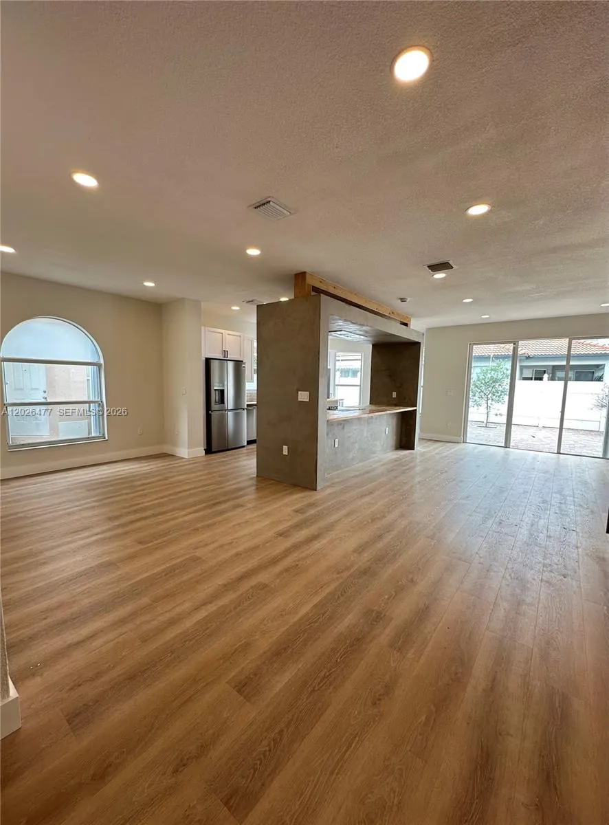 3761 NE 10th St, Homestead FL 33033