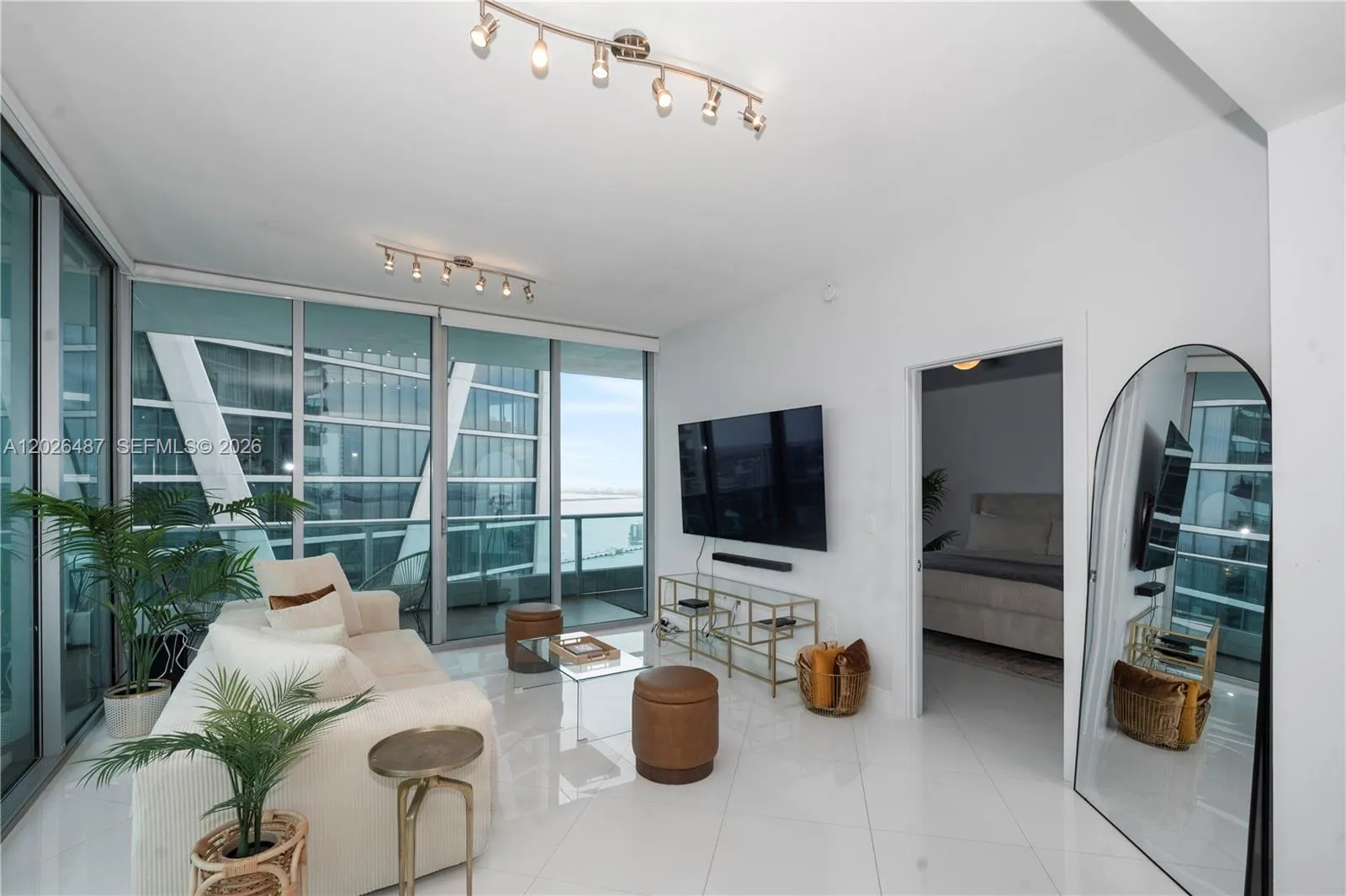900 Biscayne Blvd # 4412, Miami FL 33132