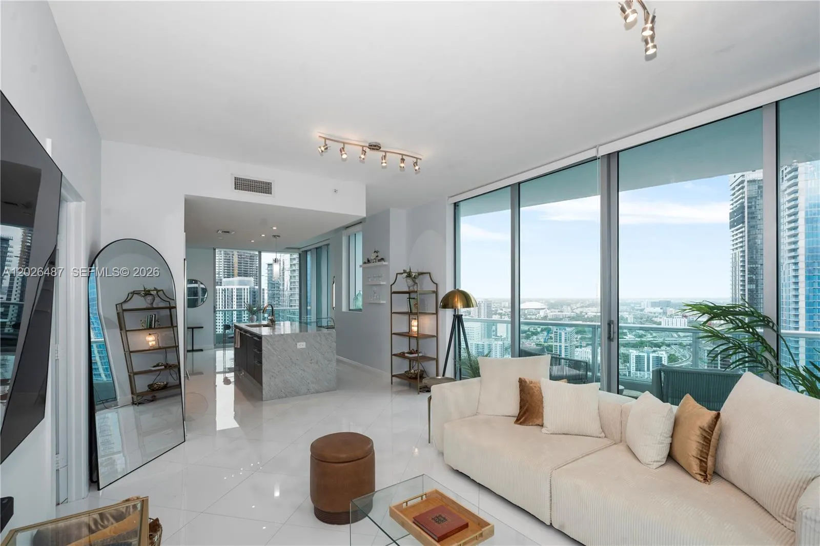 900 Biscayne Blvd # 4412, Miami FL 33132