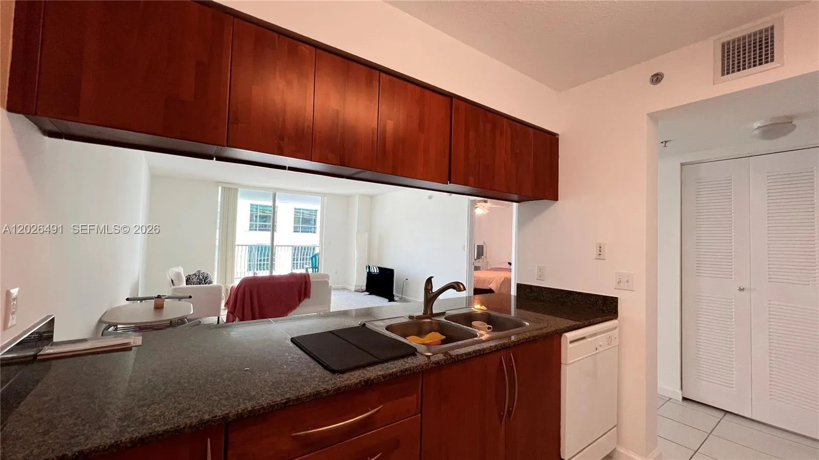 1200 Brickell Bay Dr # 2814, Miami FL 33131