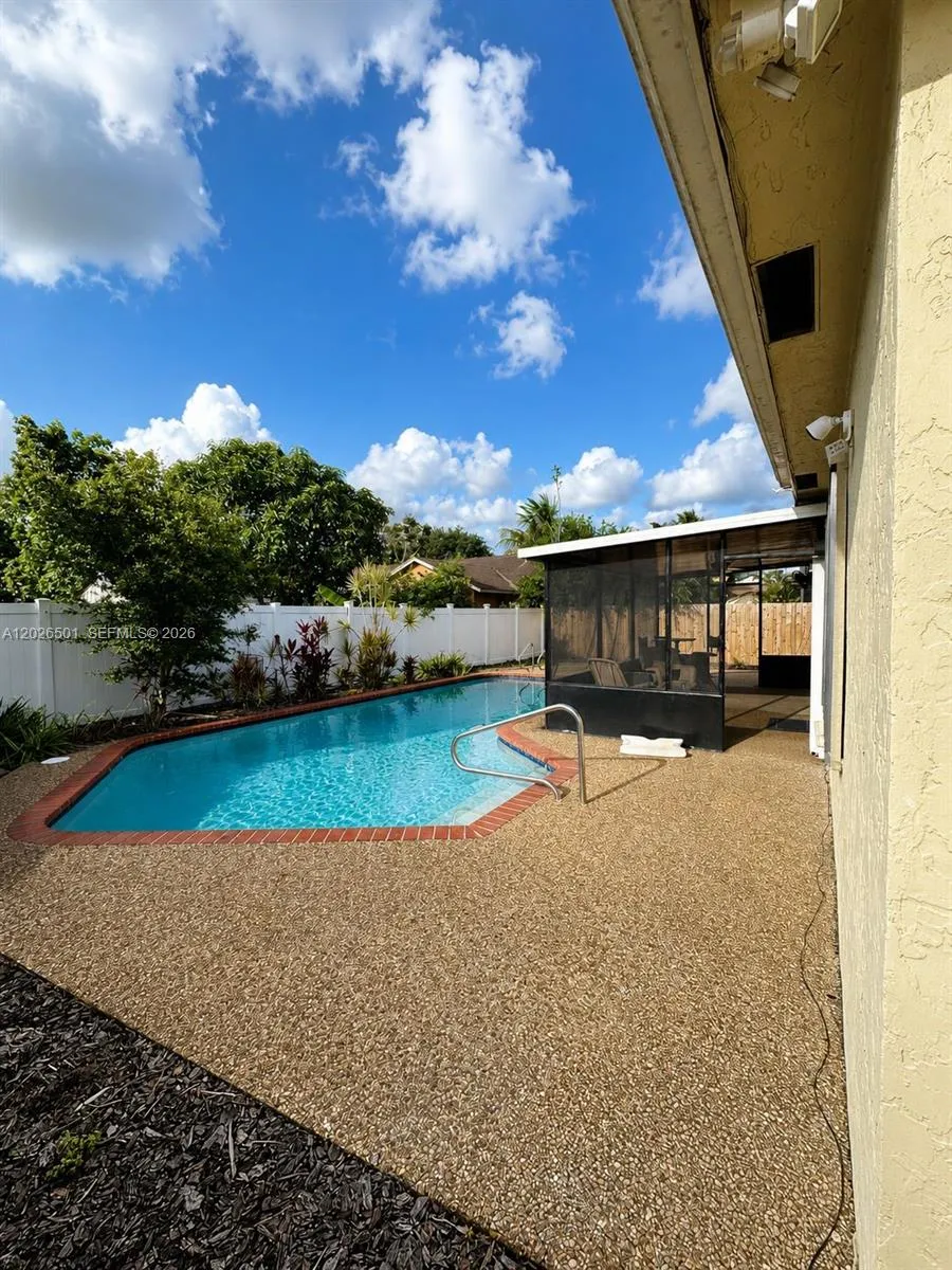 8303 SW 20th St, North Lauderdale FL 33068