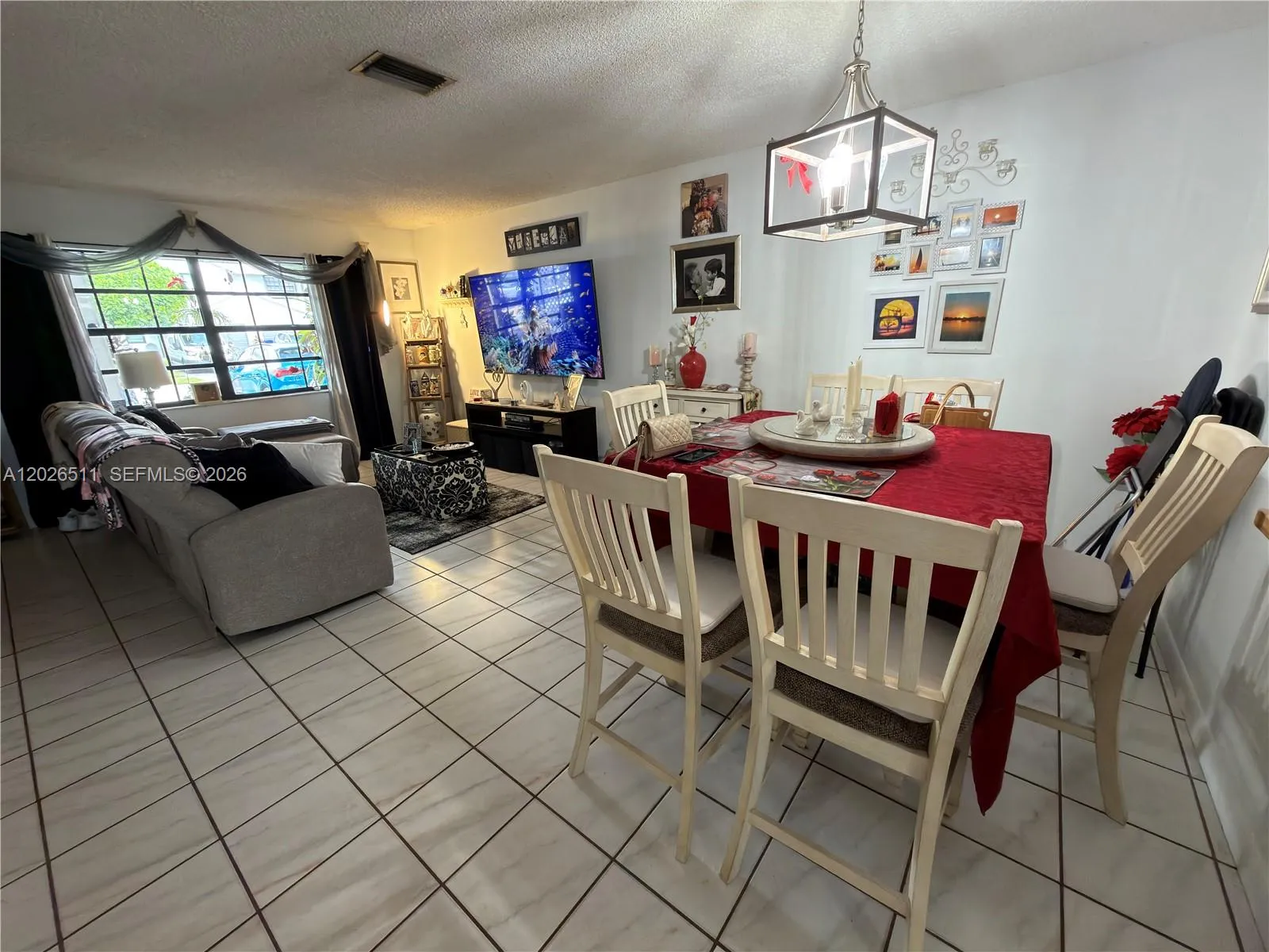 10428 NW 3rd St, Pembroke Pines FL 33026