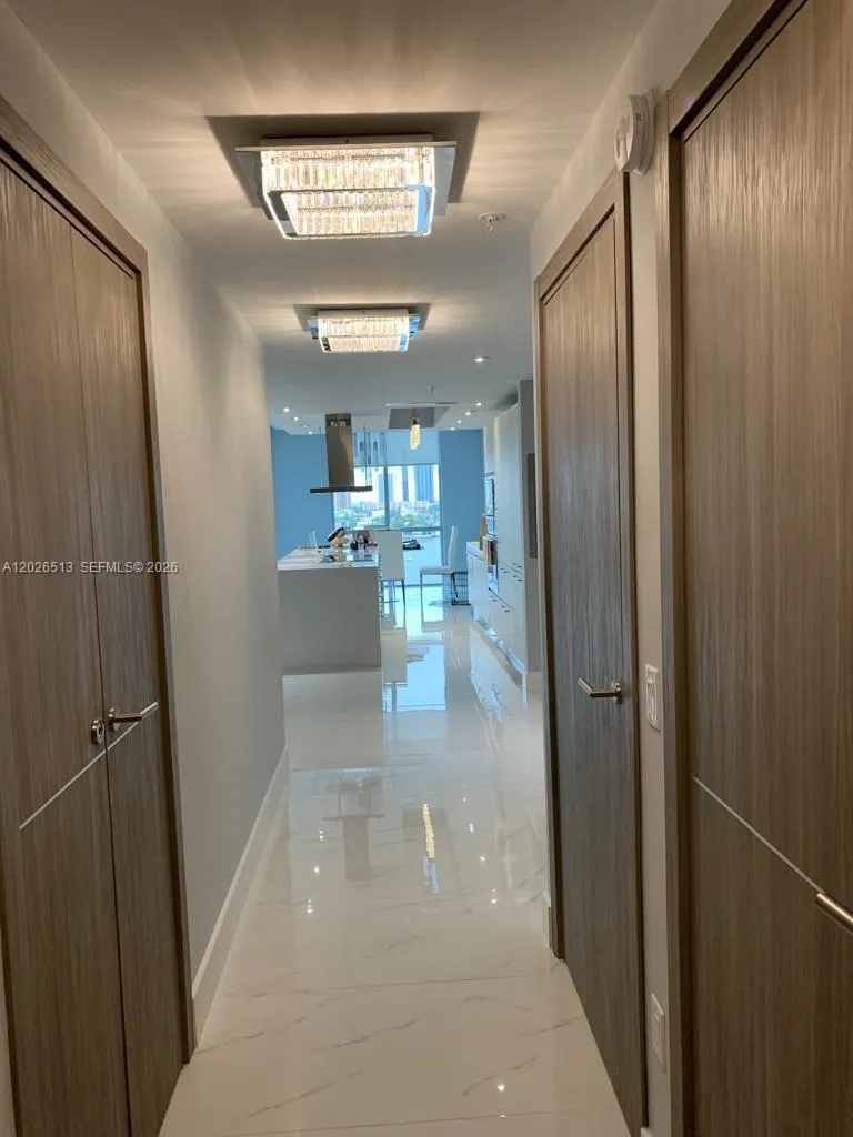 17111 Biscayne Blvd # 1109, North Miami Beach FL 33160