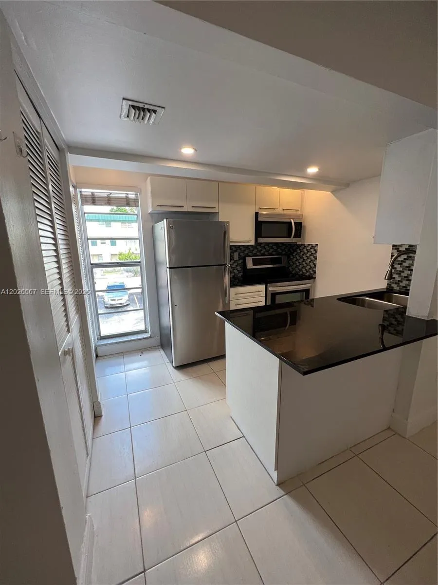 449 Swallow Dr # 23, Miami Springs FL 33166
