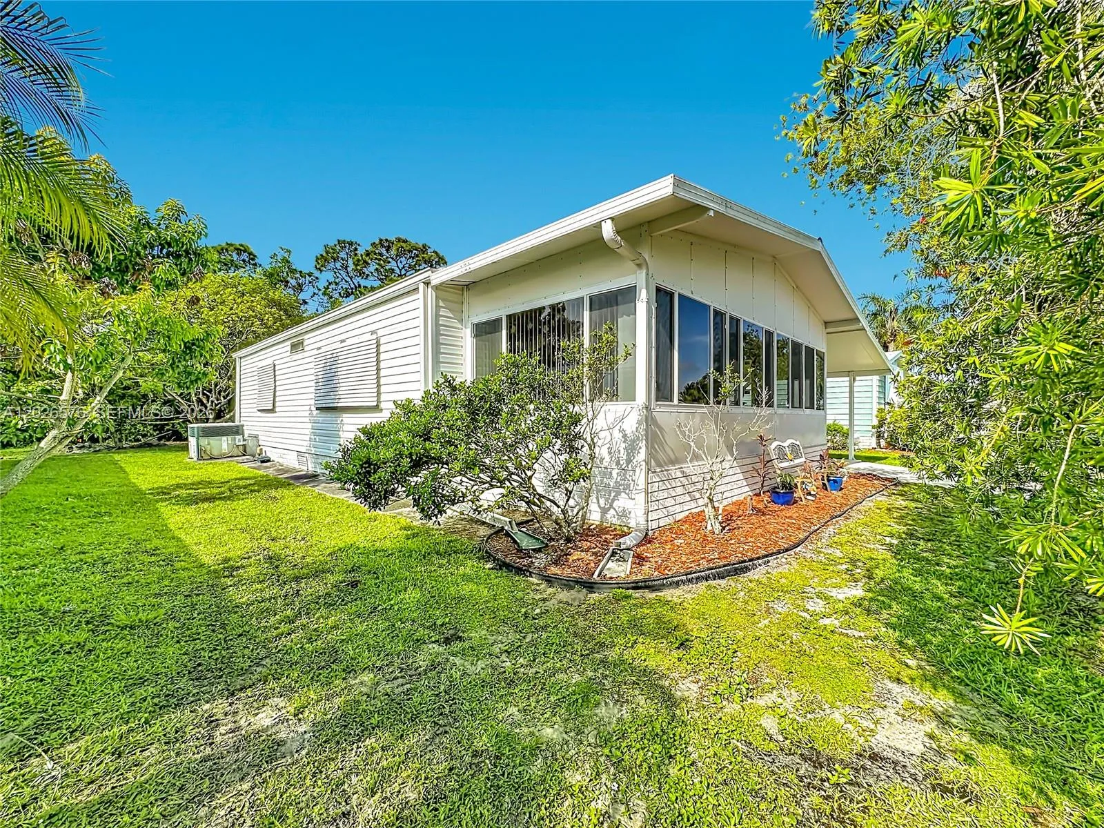 8227 Cinnamon Ln, Port St. Lucie FL 34952