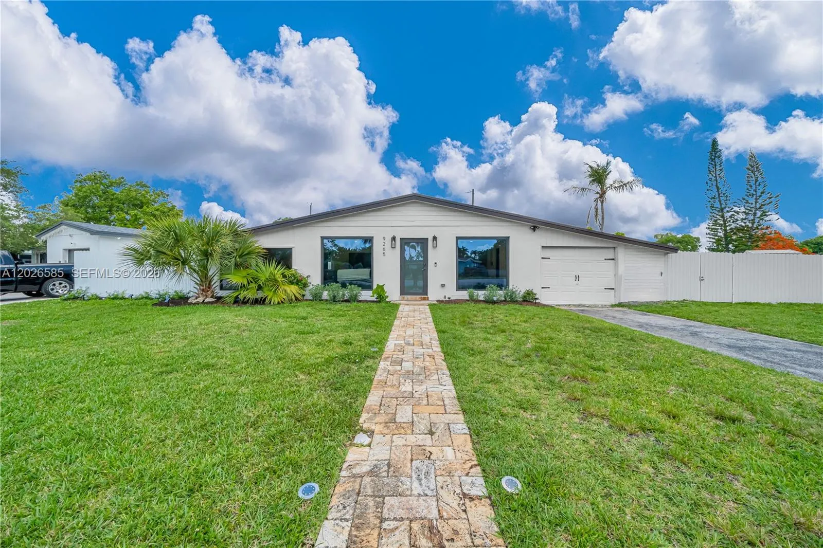 9265 Martinique Dr, Cutler Bay FL 33189