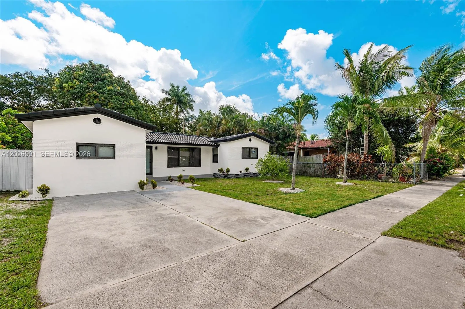 537 S 29th Ct, Hollywood FL 33020