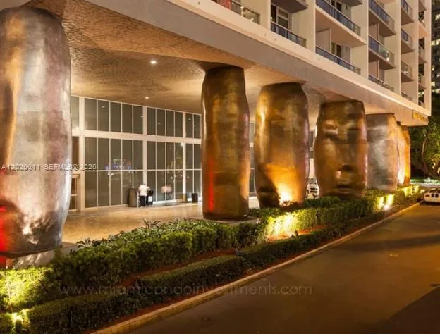 475 Brickell Ave # 3010, Miami FL 33131