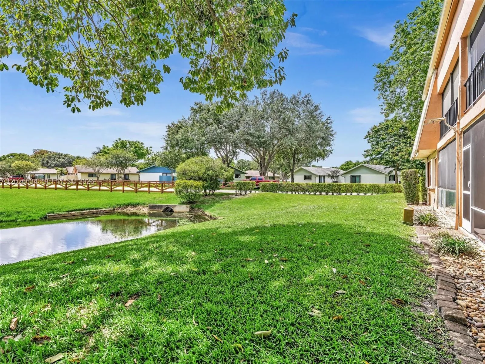 3660 Citrus Trce # 2, Davie FL 33328