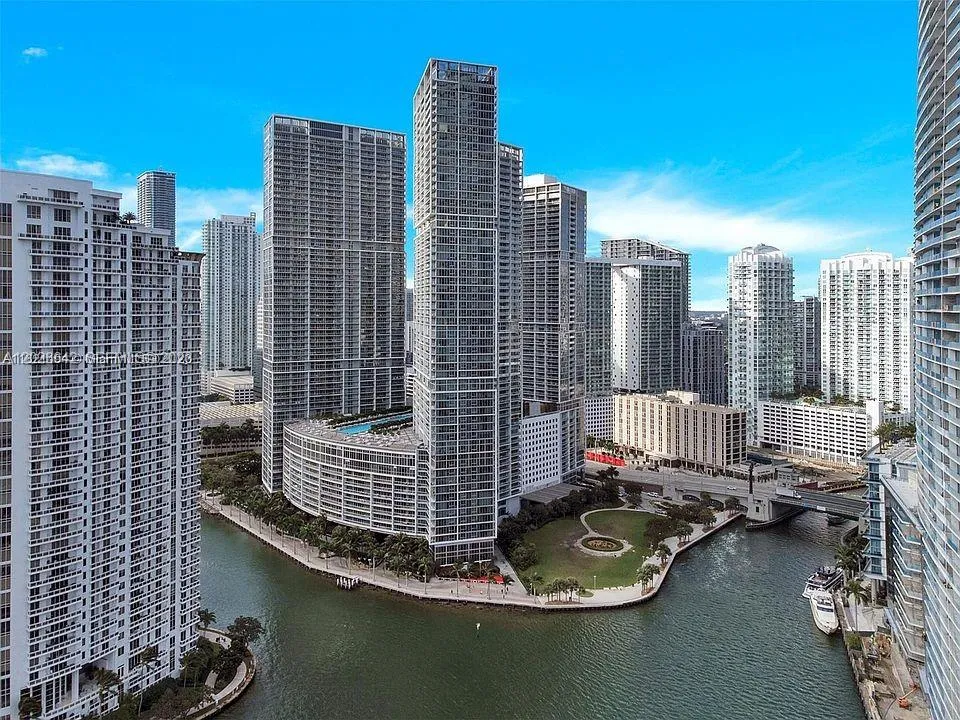 475 Brickell Ave # 3908, Miami FL 33131
