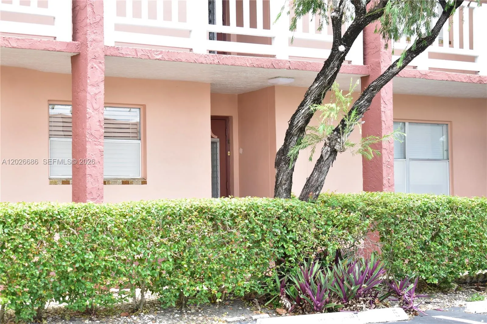 9461 Sunrise Lakes Blvd # 103, Sunrise FL 33322