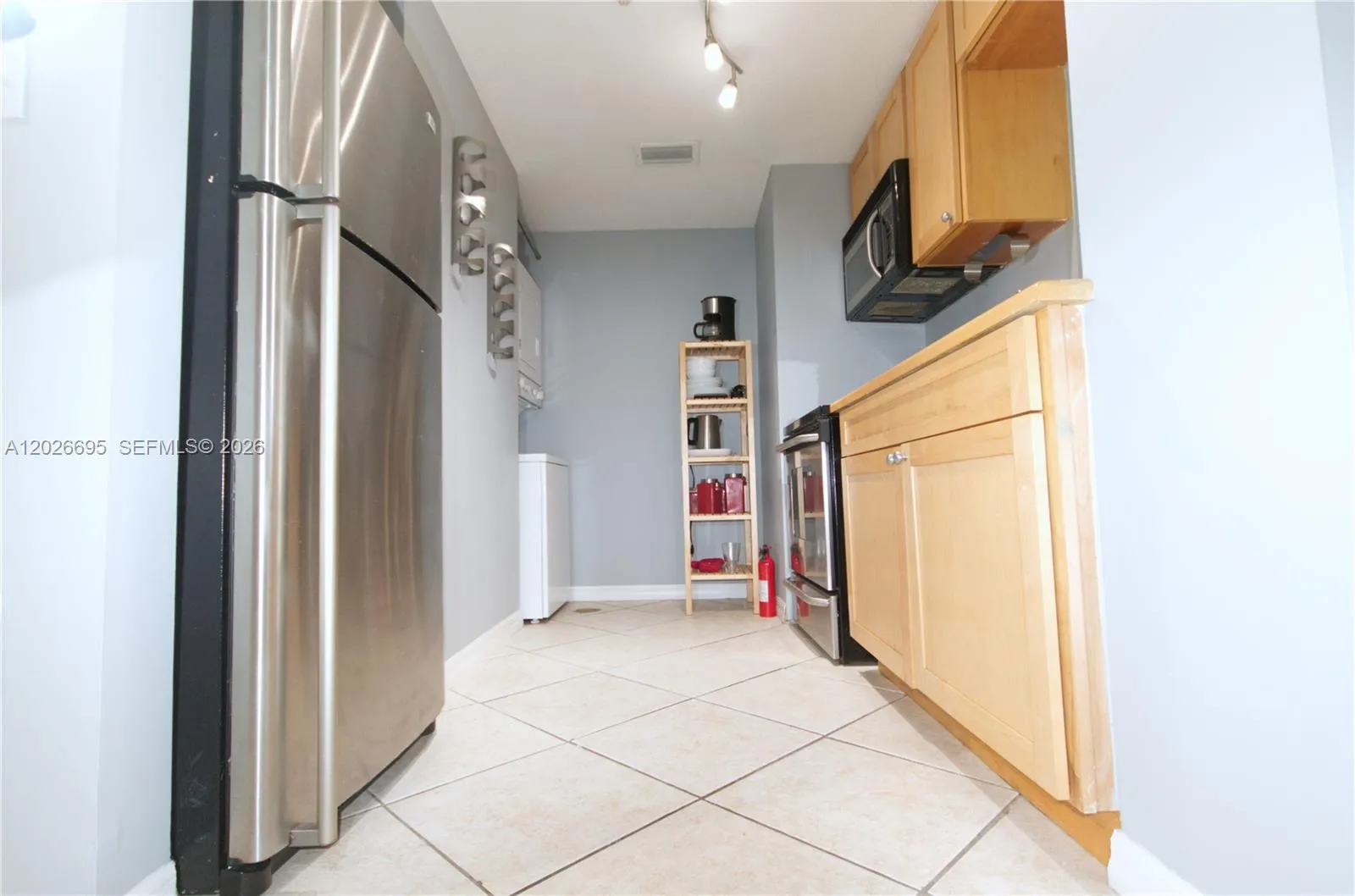 2630 SW 28th St # 22, Miami FL 33133