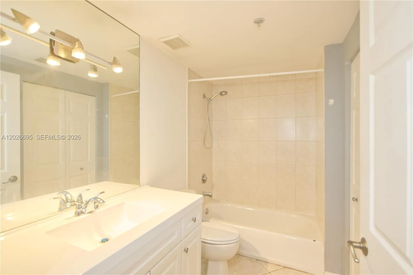 2630 SW 28th St # 22, Miami FL 33133