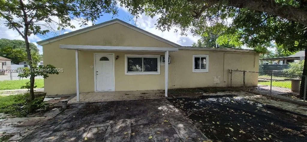 610 E 6th Pl, Hialeah FL 33010