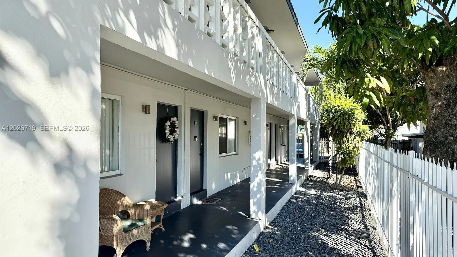 42 SW 14th St # 103, Dania Beach FL 33004