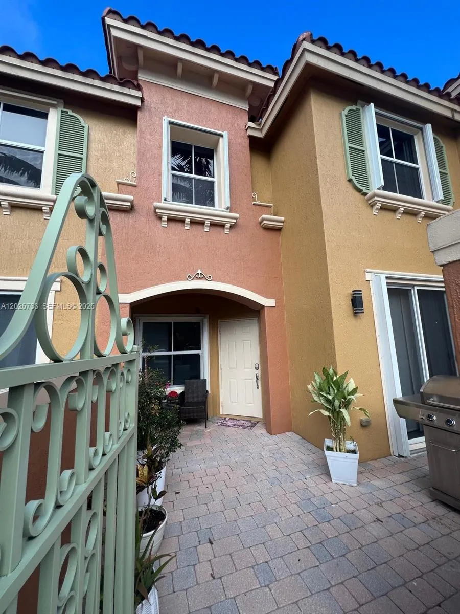 943 SW 143rd Ter # 2109, Pembroke Pines FL 33027