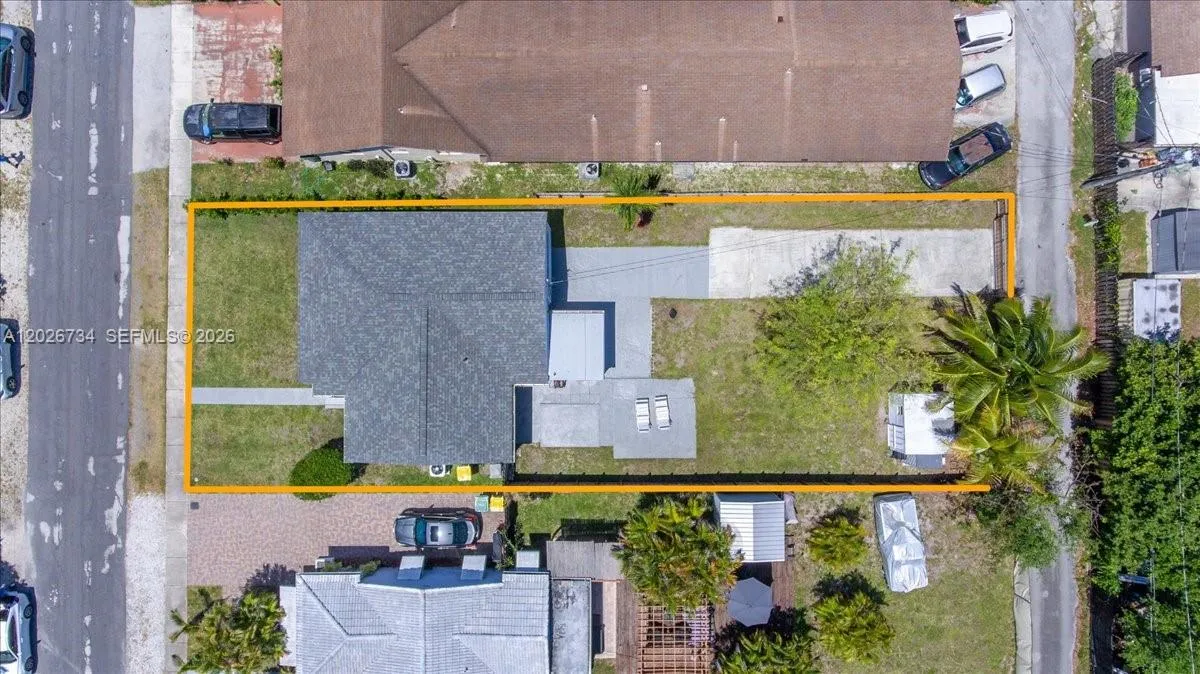 266 SW 6th St, Dania Beach FL 33004