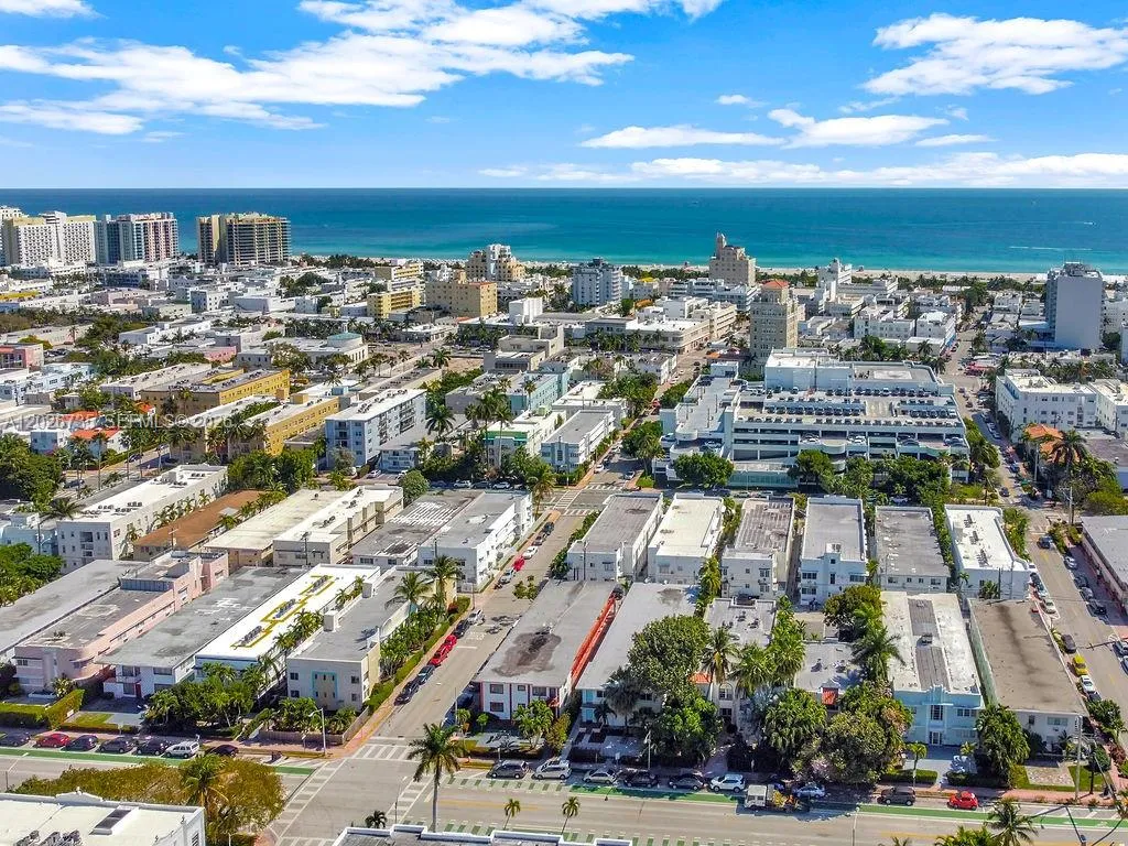 1135 Euclid Ave # 202, Miami Beach FL 33139