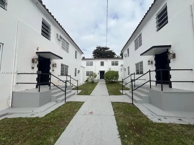 535 SW 7th St # 4, Miami FL 33130