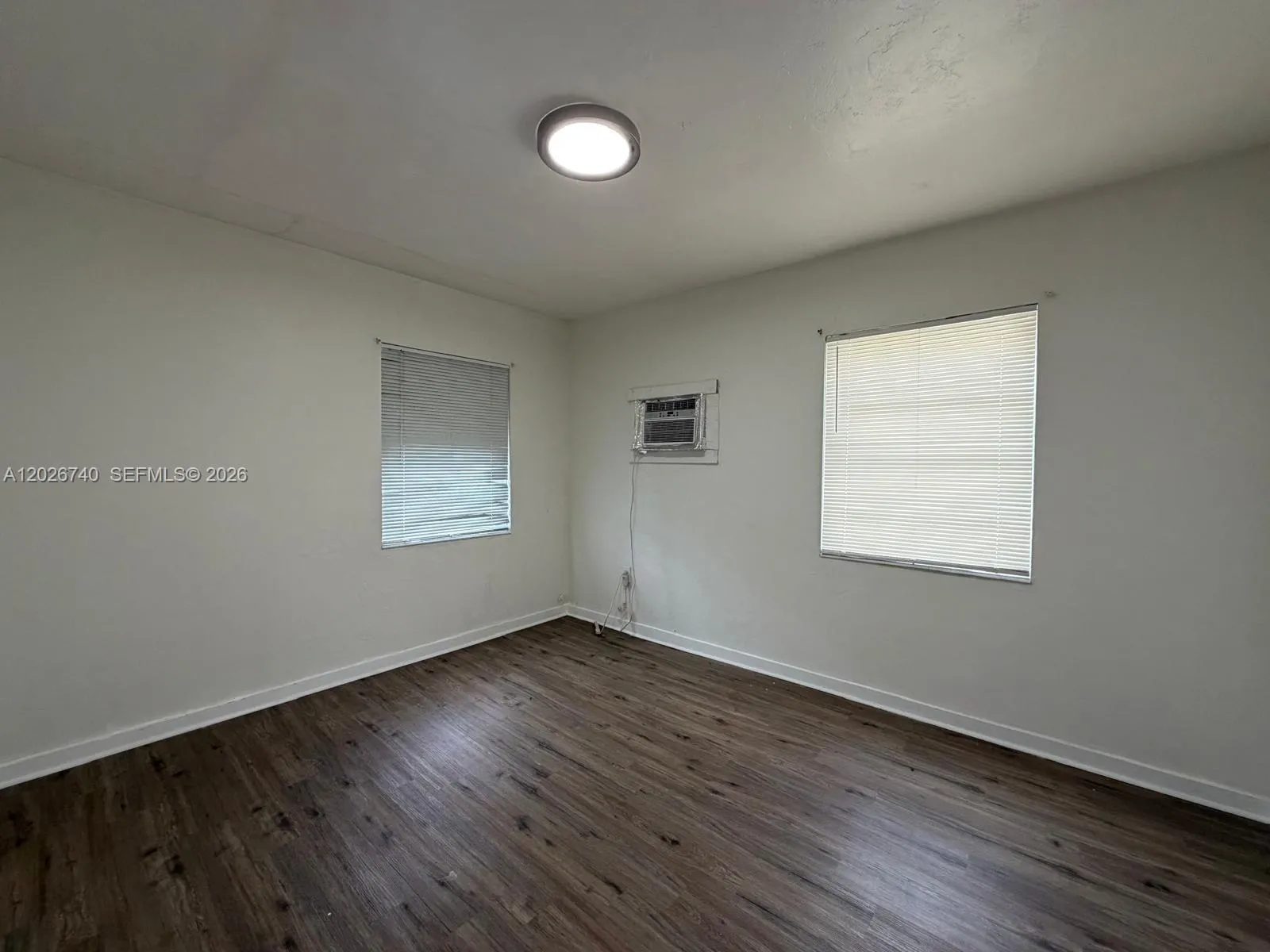 535 SW 7th St # 4, Miami FL 33130