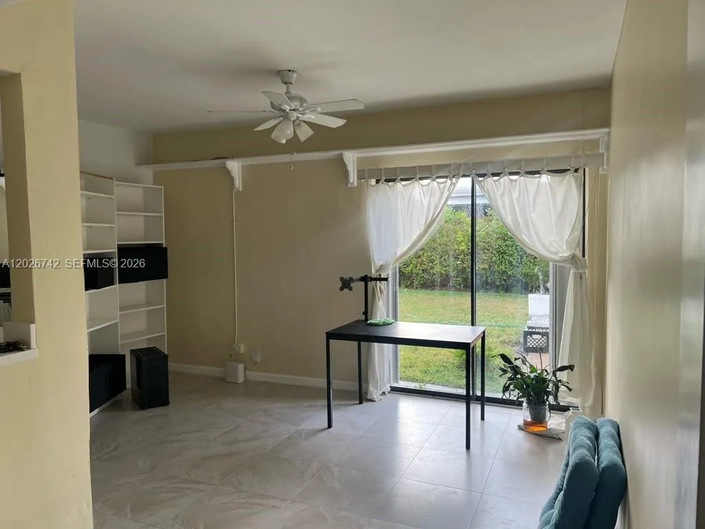 4460 NW 18th Ave, Oakland Park FL 33309