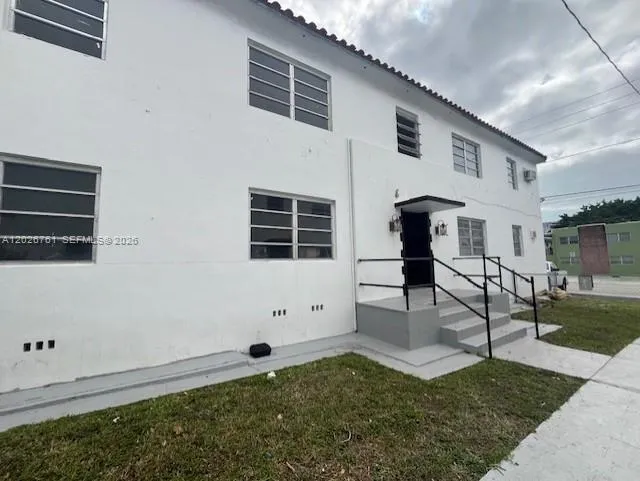 541 SW 7th St # 2, Miami FL 33130