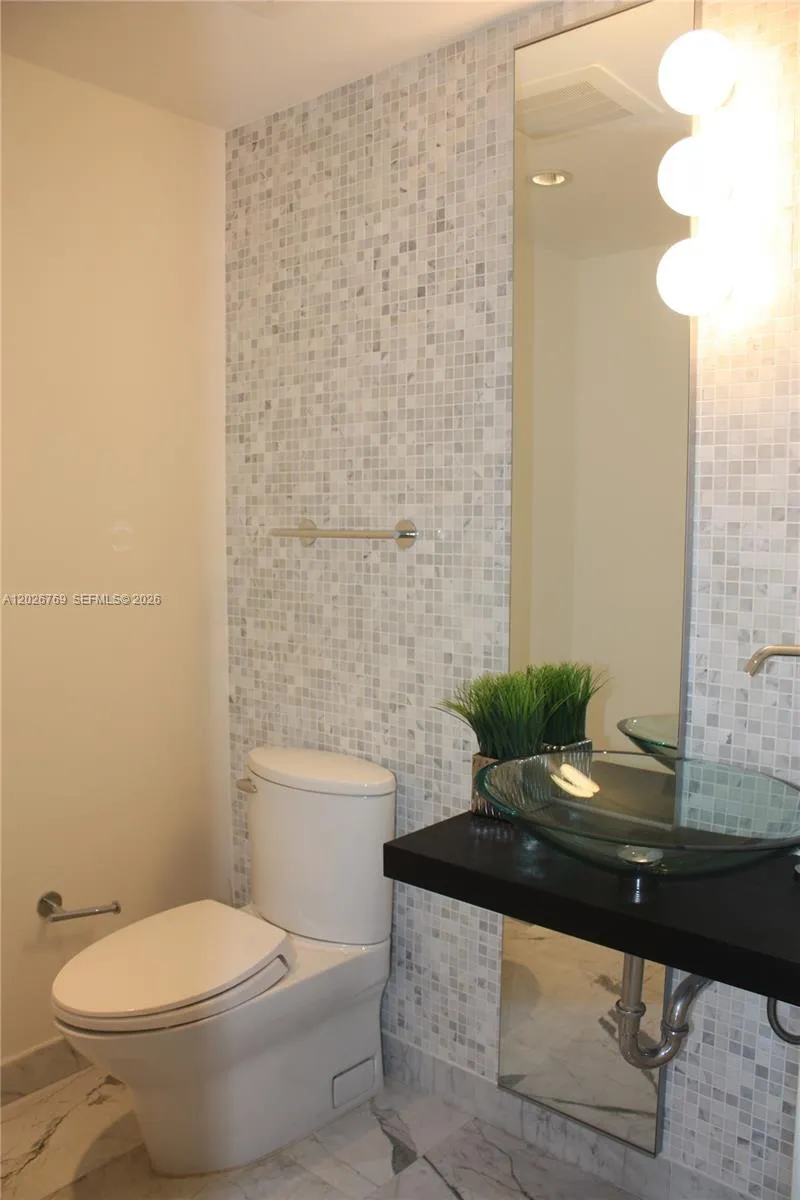 200 Biscayne Boulevard Way # 4211, Miami FL 33131