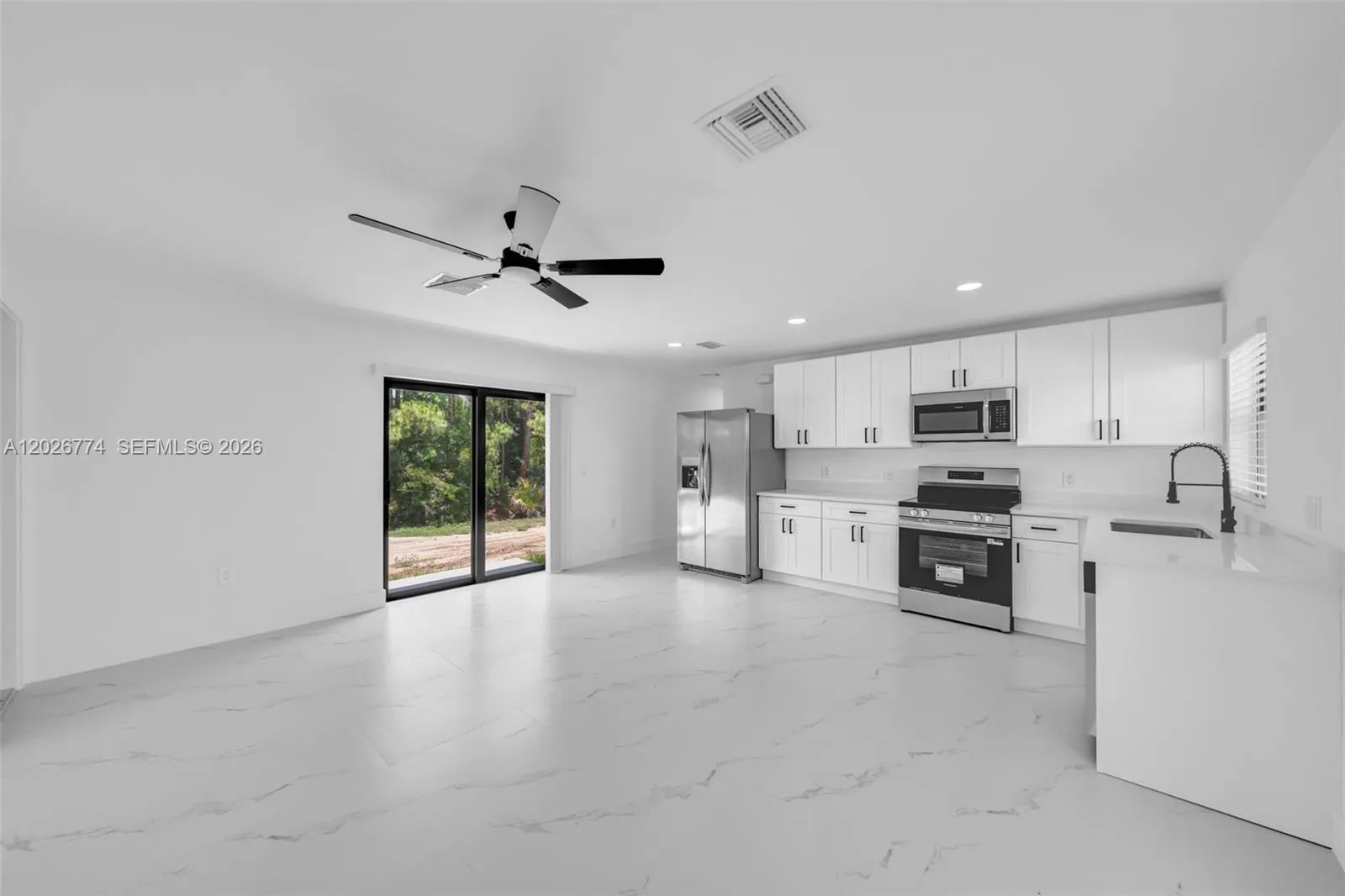 4984 Fairway Ct # 4984, Lehigh Acres FL 33171