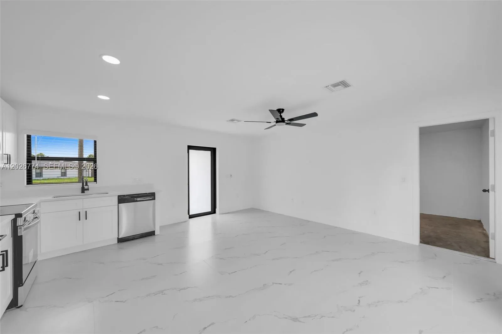 4984 Fairway Ct # 4984, Lehigh Acres FL 33171