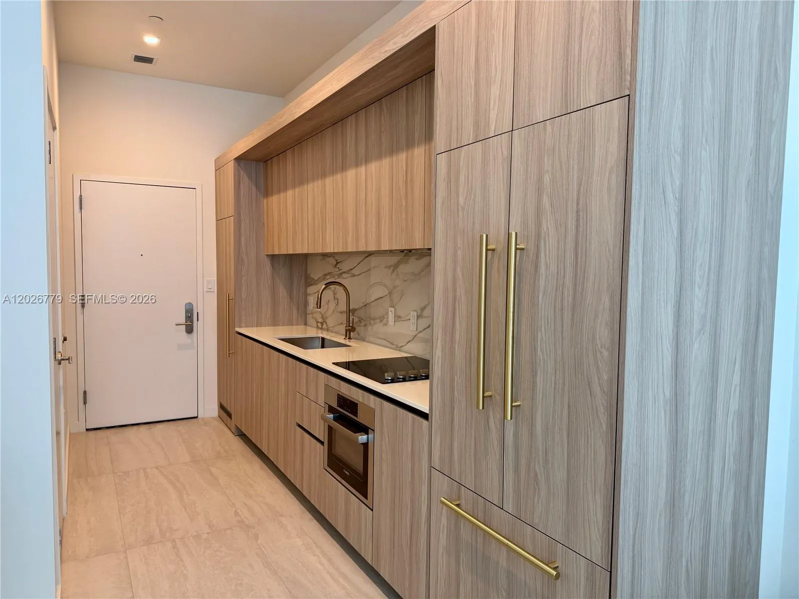 77 SE 5th St # 407, Miami FL 33131